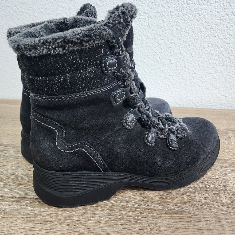 CLARKS Aveleigh Edge Black Suede Leather Boots Faux Fur Lace Up Zip 8 M